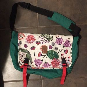 A Land’s End tote bag/backpack